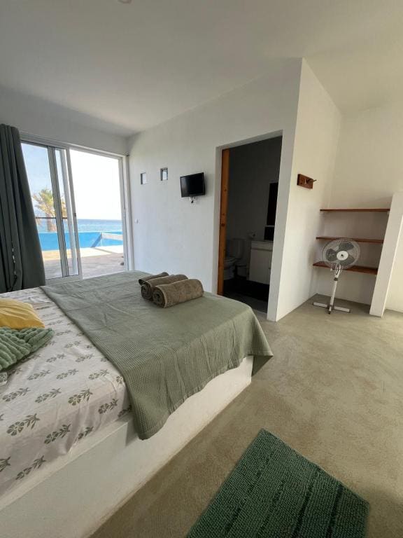 Double Room with Balcony and Sea View - Number 3 room - Image 2