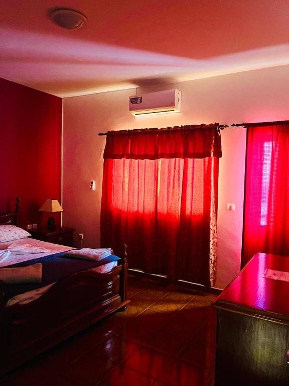 Large Double Room room - Image 3