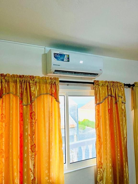 Quadruple Room with Balcony room - Image 2
