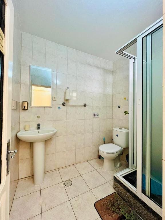 Quadruple Room with Balcony room - Image 1