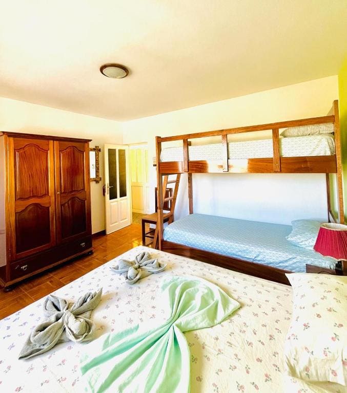 Quadruple Room with Balcony room - Image 3