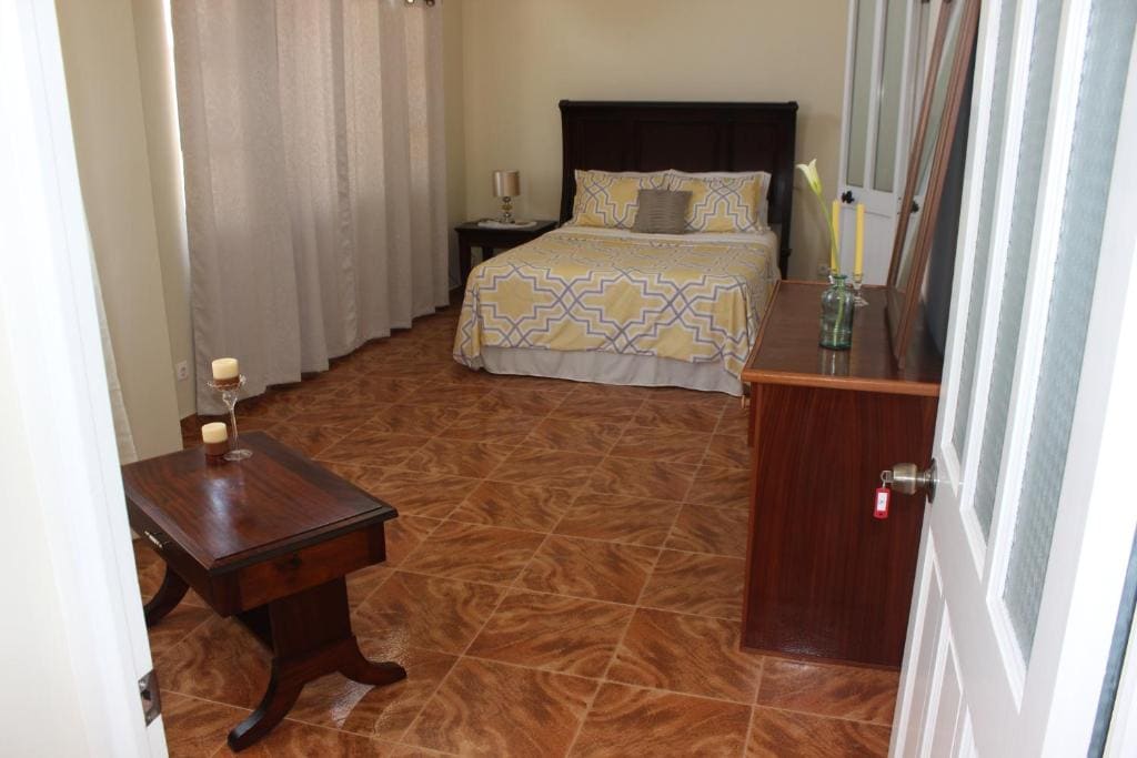 Deluxe Suite with Sea View room - Image 1