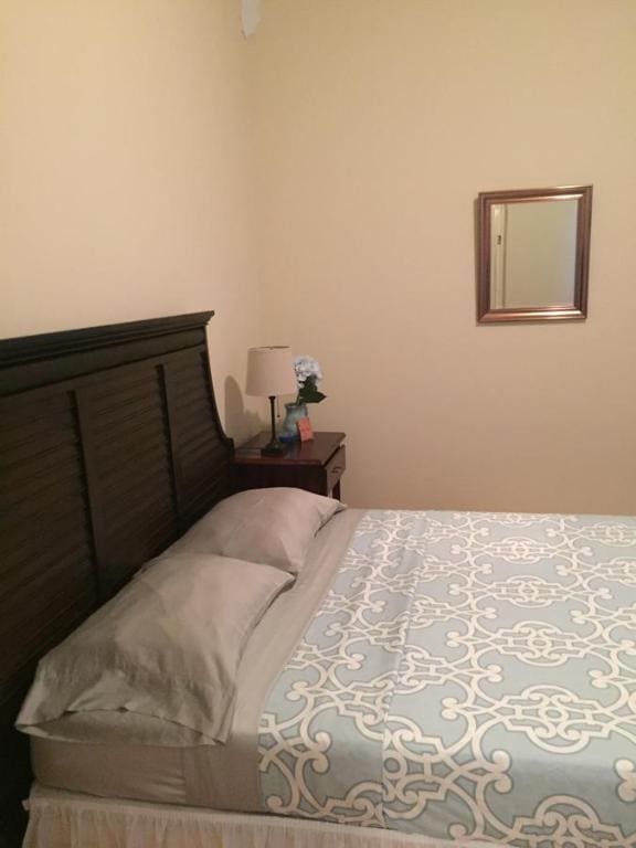 Deluxe Queen Room room - Image 2