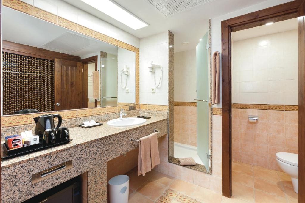 Standard Double Room room - Image 2