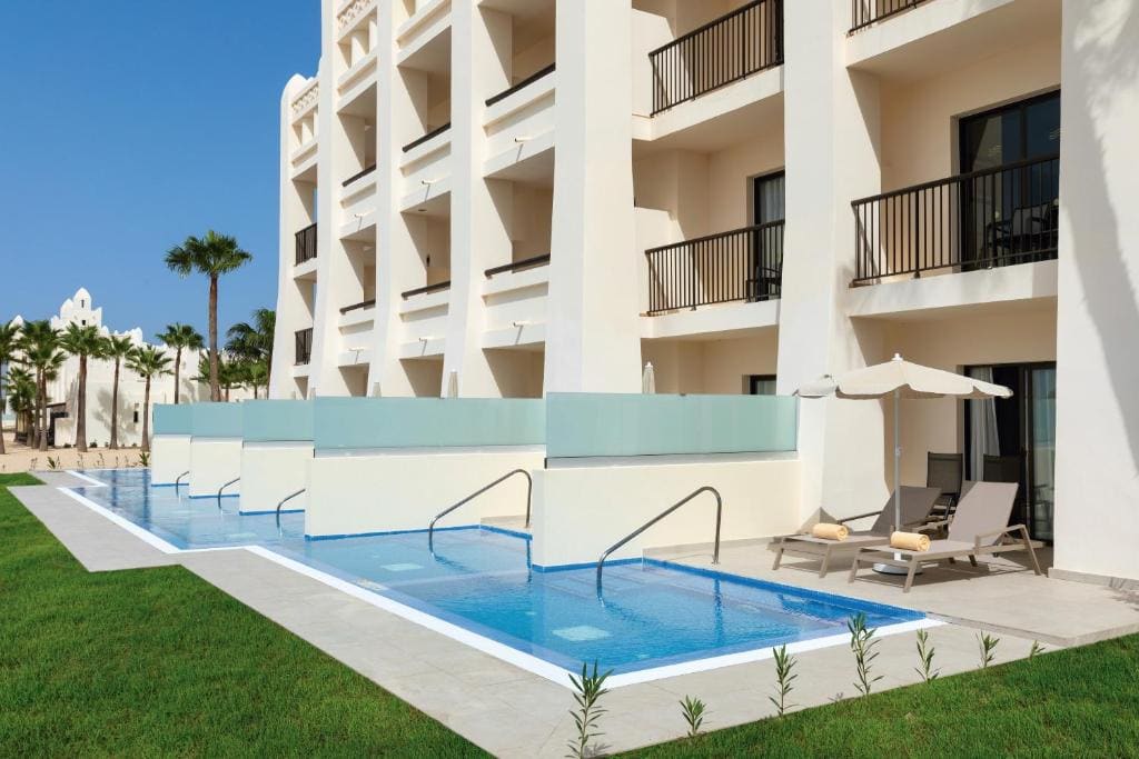 Deluxe Double Room with Balcony room - Image 2