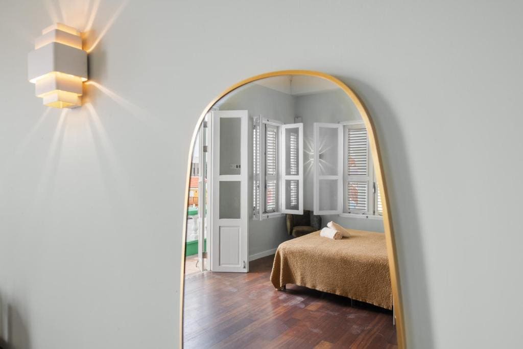 Deluxe Suite City View room - Image 2