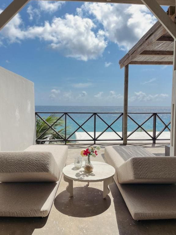 Superior Suite Ocean Front room - Image 2