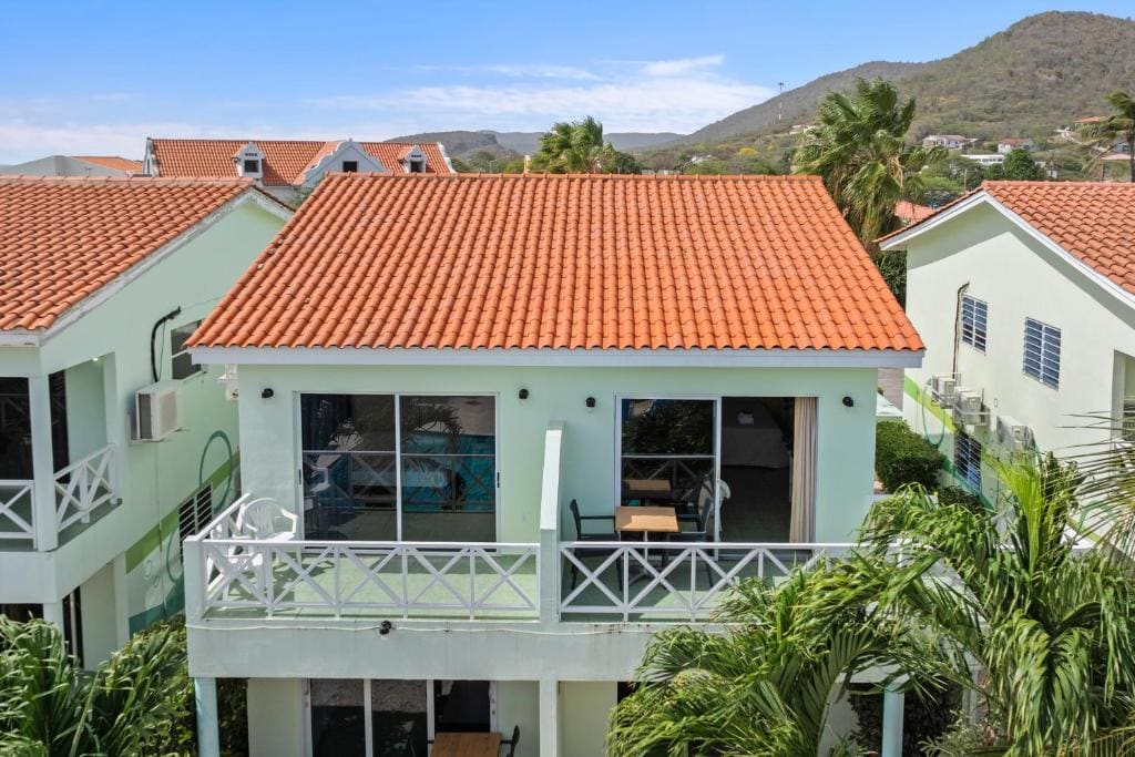 Studio with Pool View room - Image 1