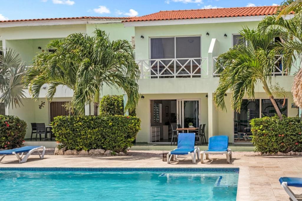 Two-Bedroom Apartment with Pool View room - Image 3