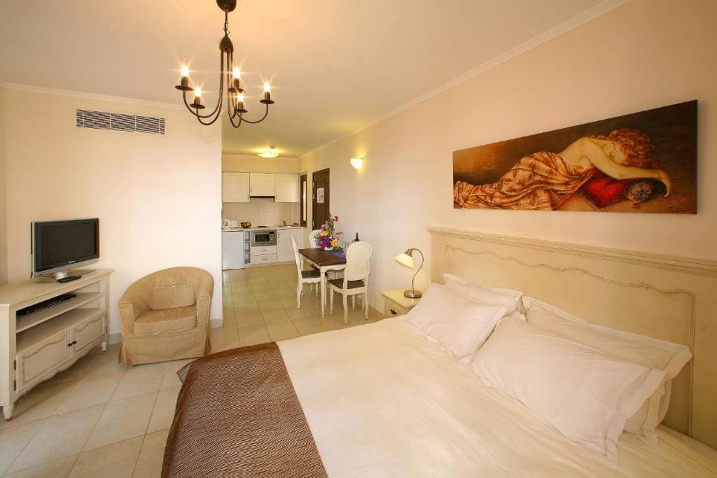 Family Junior Suite room - Image 1