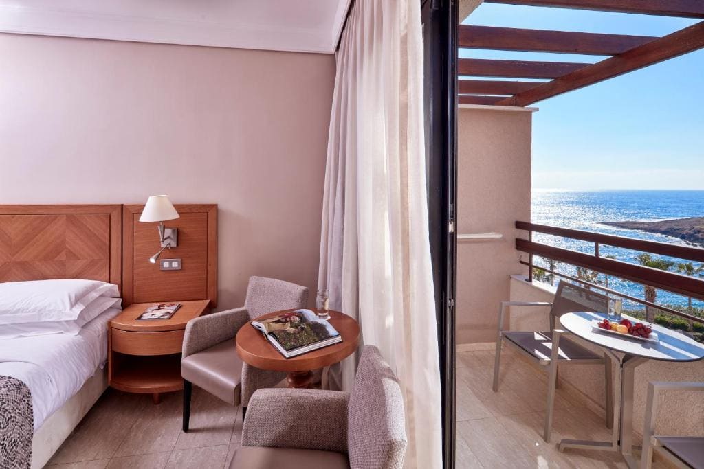 Twin / Double Room Side Sea View room - Image 2