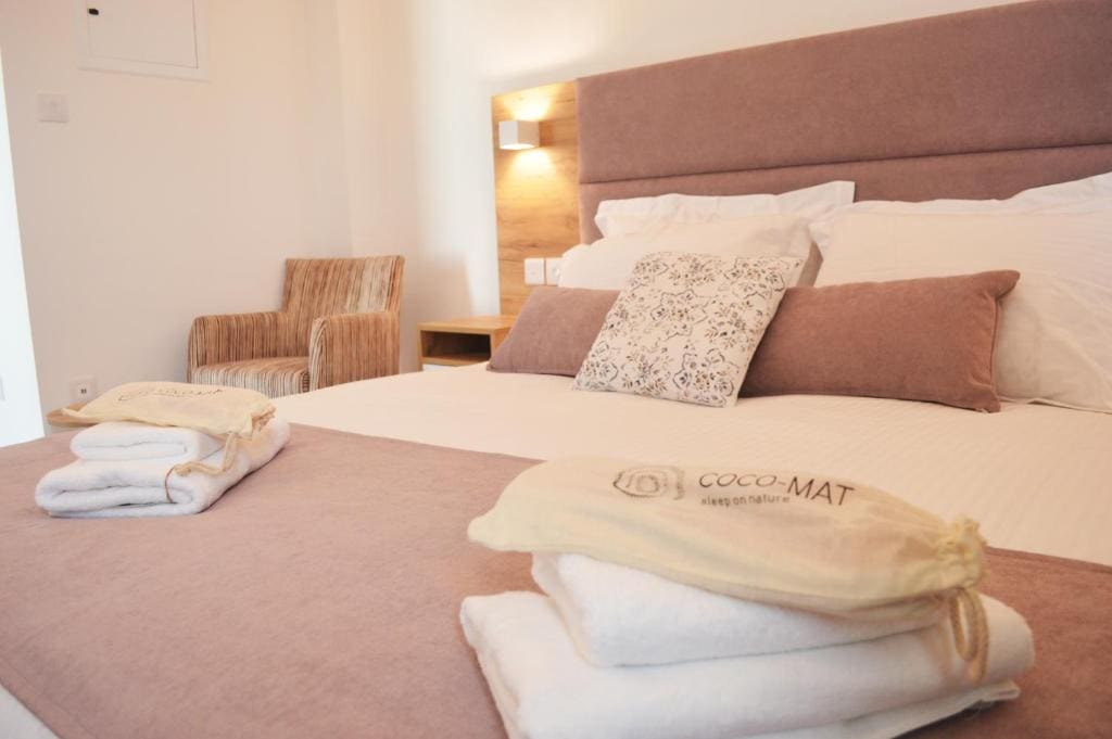 Standard Double or Twin Room with Balcony room - Image 2