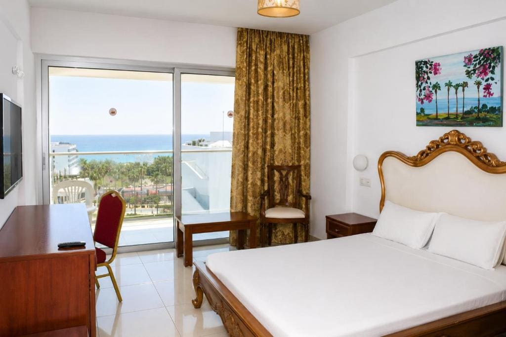 Superior Room with Sea View room - Image 2