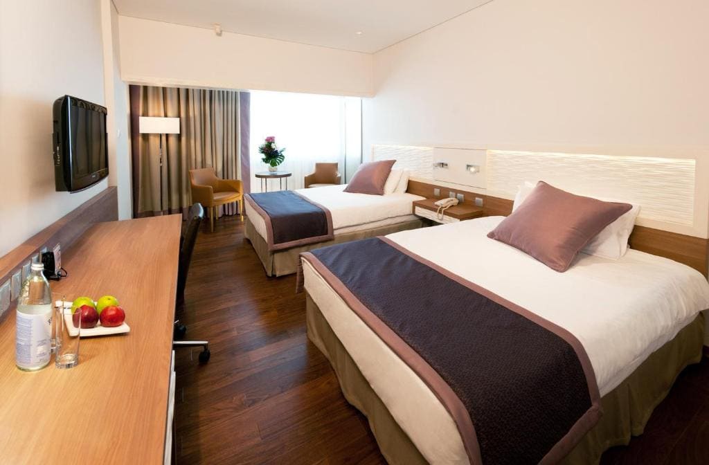 Standard Double Room with Two Double Beds and City View room - Image 1