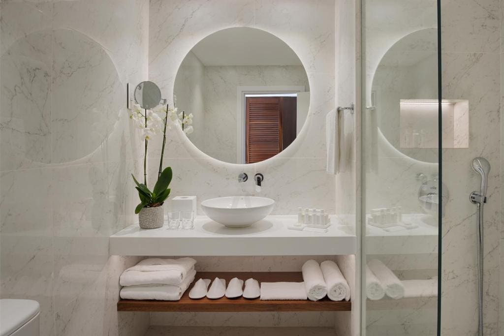 Superior Double or Twin Room with Sea View room - Image 2
