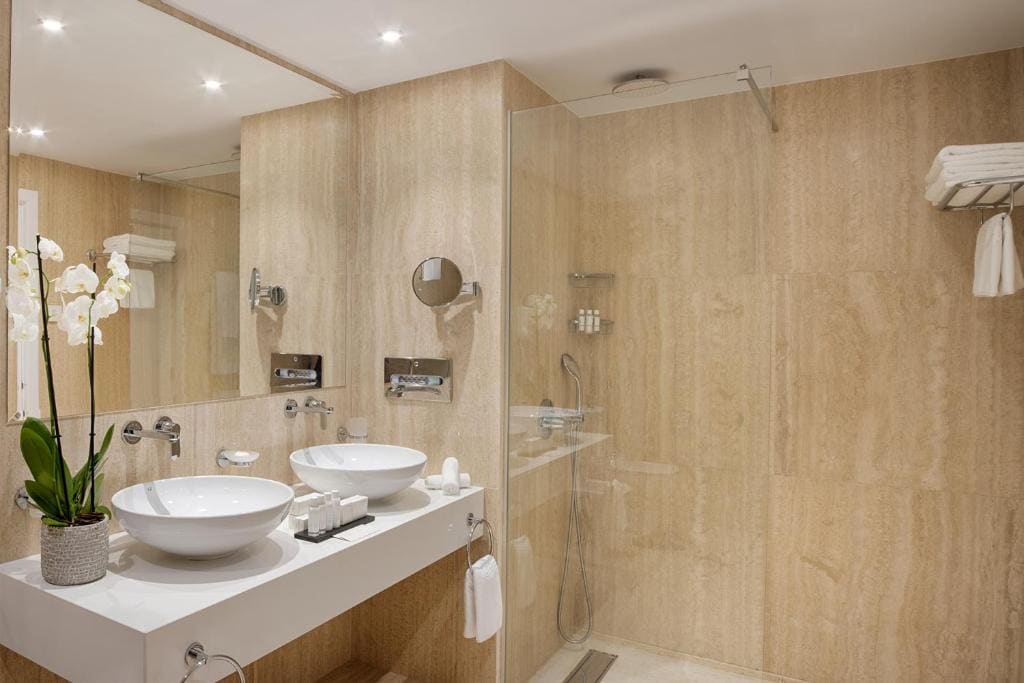 Executive Studio sea view room - Image 3