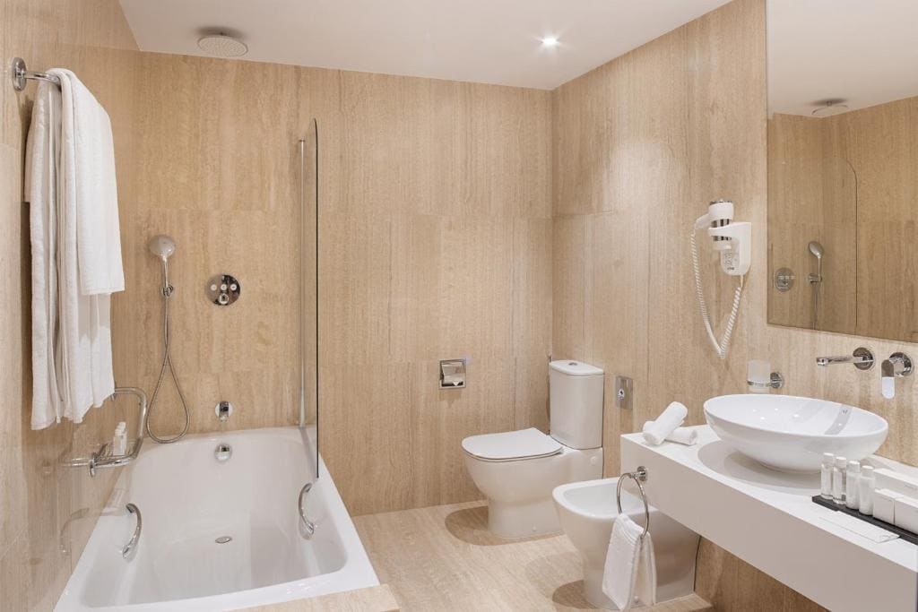 Deluxe Suite with Sea View room - Image 1