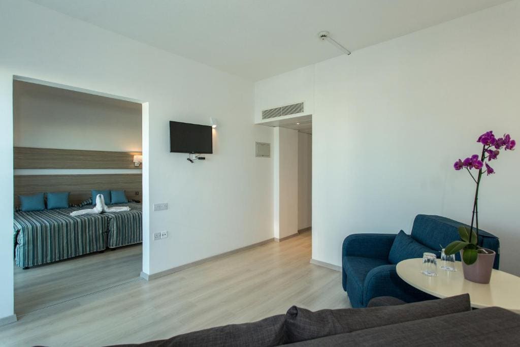 Family Room with Balcony (2 Adults + 2 Children) room - Image 1