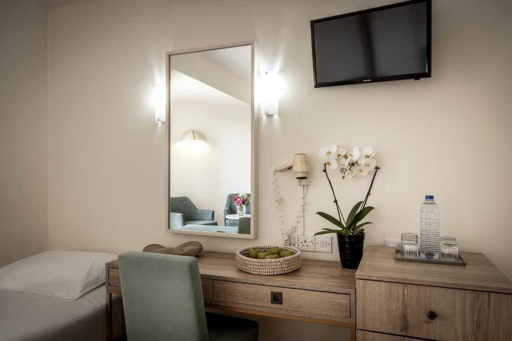 Standard Triple Room with Pool View room - Image 1