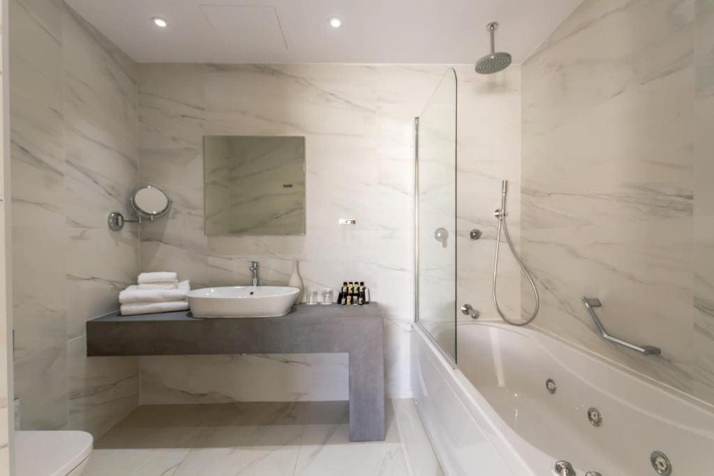 Executive Suite room - Image 3