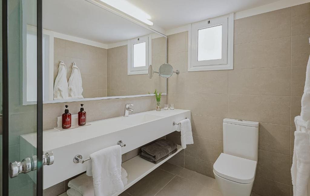 Superior Double or Twin Room with Sea View room - Image 2