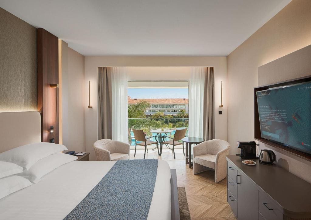 Deluxe Superior Room Pool and Sea View (18+ years old) room - Image 1