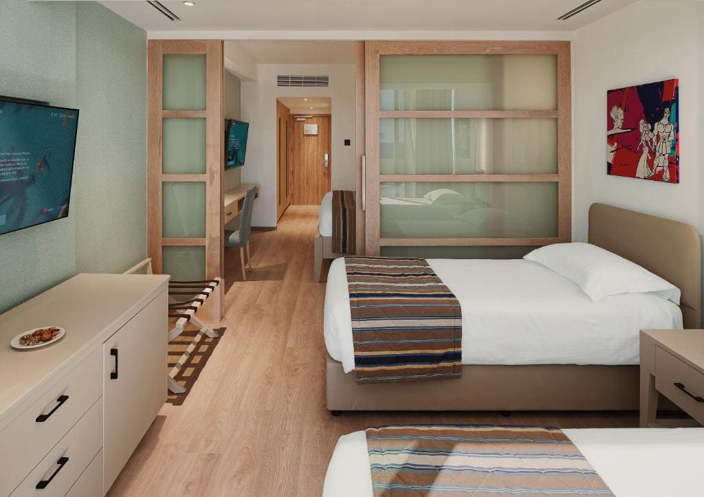 Family Junior Suite Inland View room - Image 2