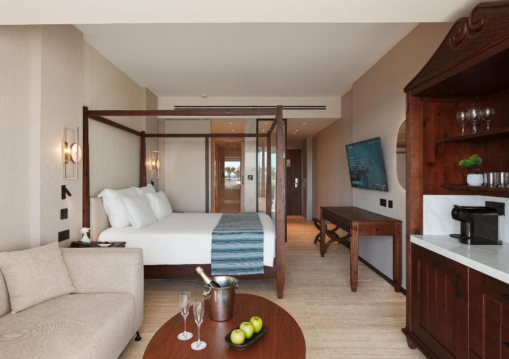 Fisherman's Junior Suite with Pool and Sea View (18+ years old) room - Image 3
