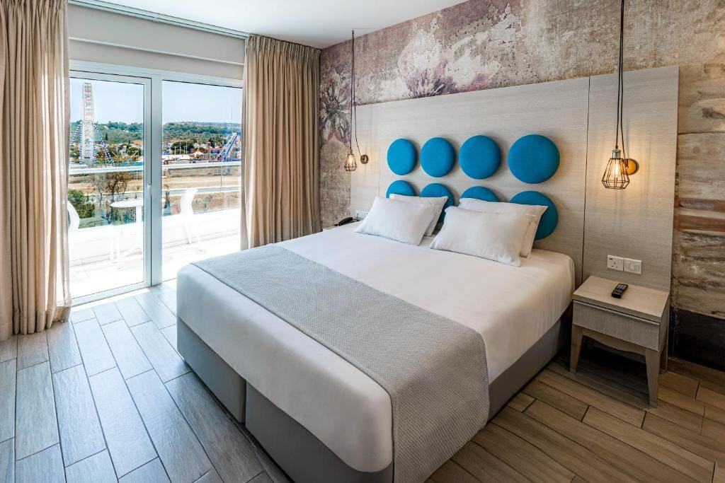 One Bedroom Suite - Inland View room - Image 1