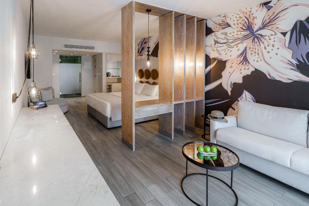 Junior Suite - Limited Sea View room - Image 3