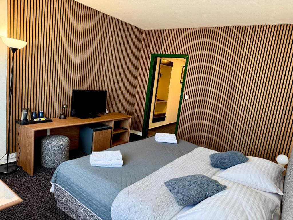 Double or Twin Room with Castle View room - Image 3
