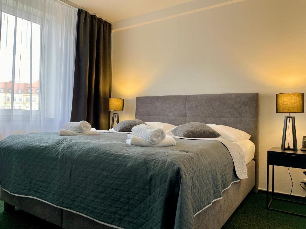 Superior King Suite room - Image 1