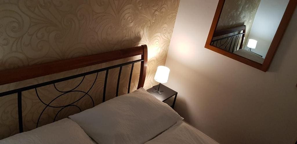 Large Twin Room room - Image 1