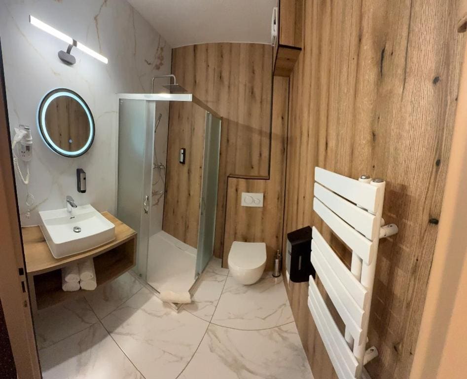 Standard Double or Twin Room room - Image 1