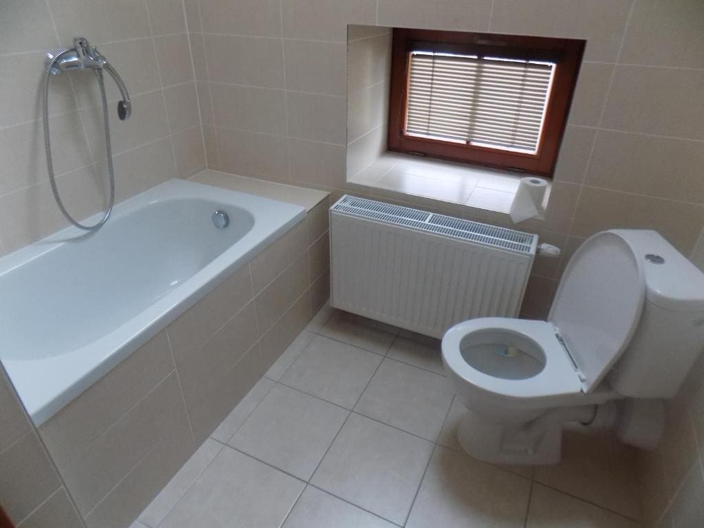 Twin Room with Bathroom room - Image 2