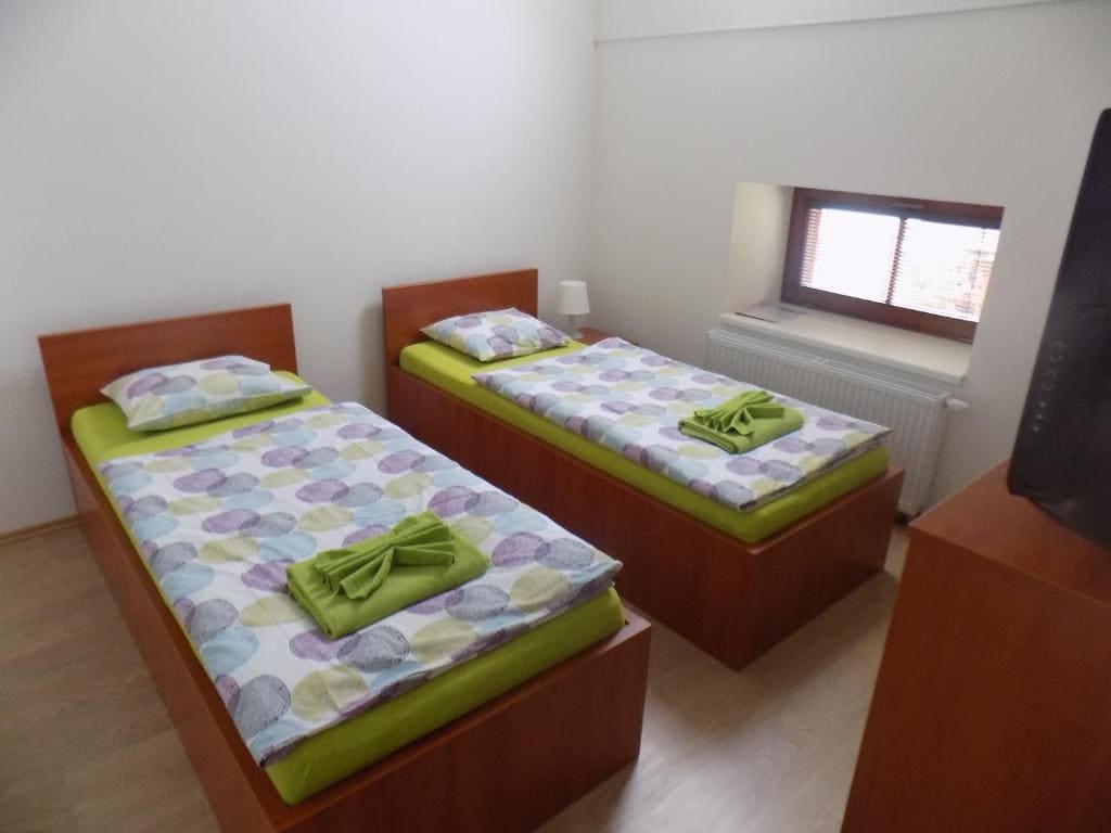 Twin Room with Shared Bathroom room - Image 1