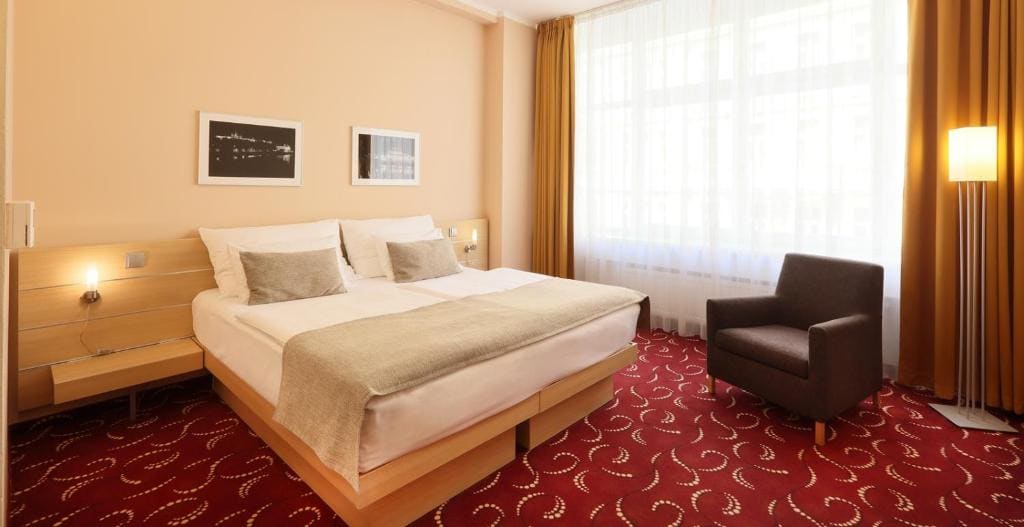 Deluxe Double or Twin Room room - Image 2