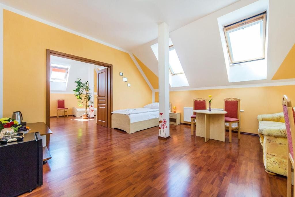 Suite room - Image 2