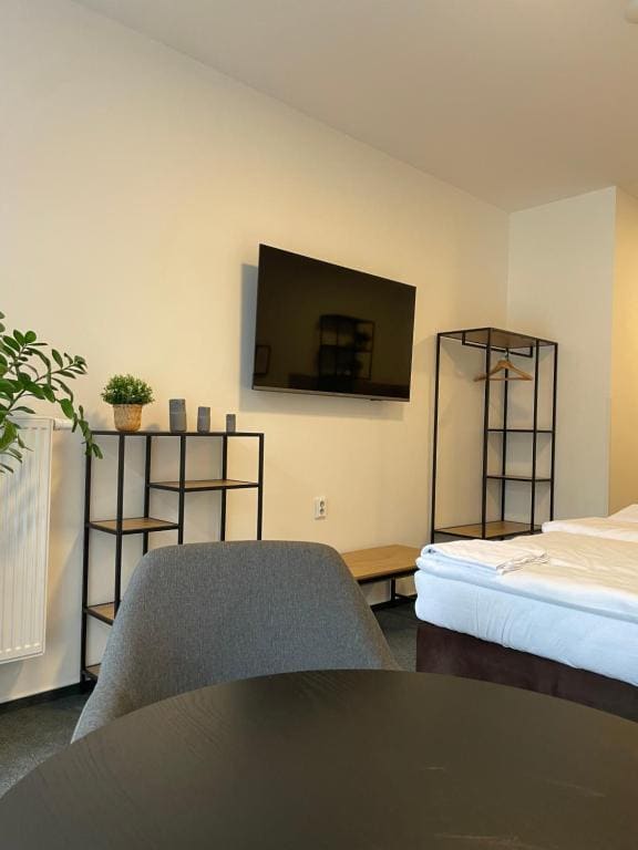 Family Room room - Image 2