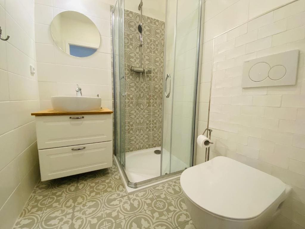 Double Room with Private Bathroom room - Image 3