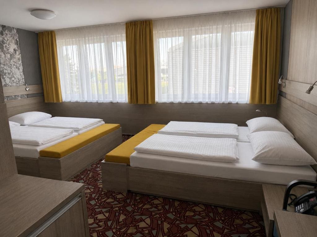 Quadruple Room room - Image 1