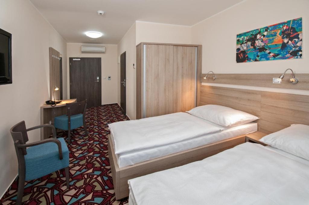 Standard Twin Room room - Image 1