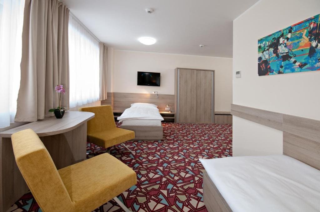 Twin Room - Disability Access room - Image 2