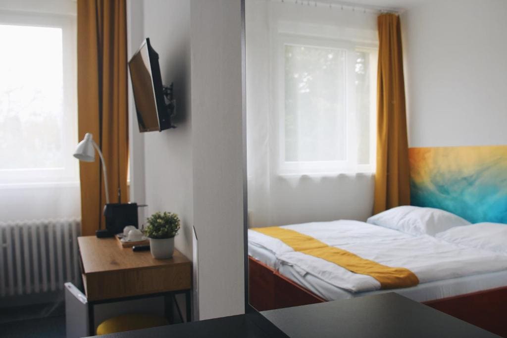 Family Room with Private Bathroom room - Image 1
