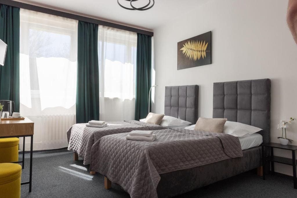 Quadruple Room with Private Bathroom room - Image 2