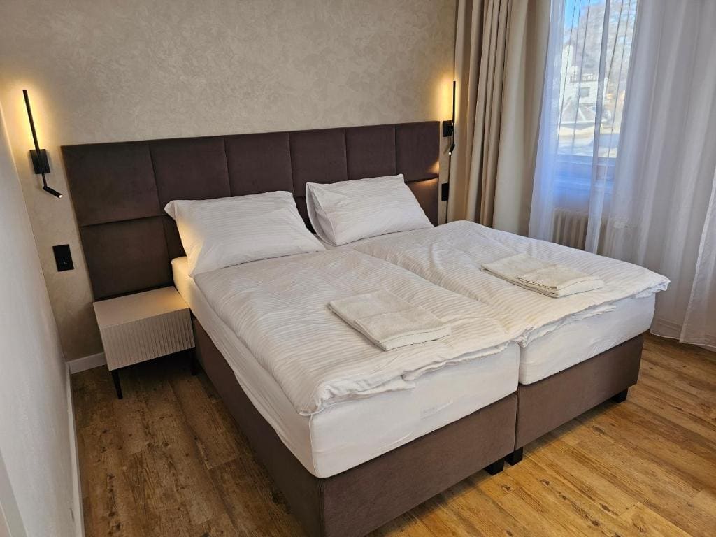 Superior Triple Room room - Image 2