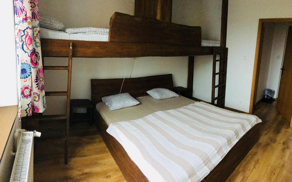 Premium Quadruple Room room - Image 2