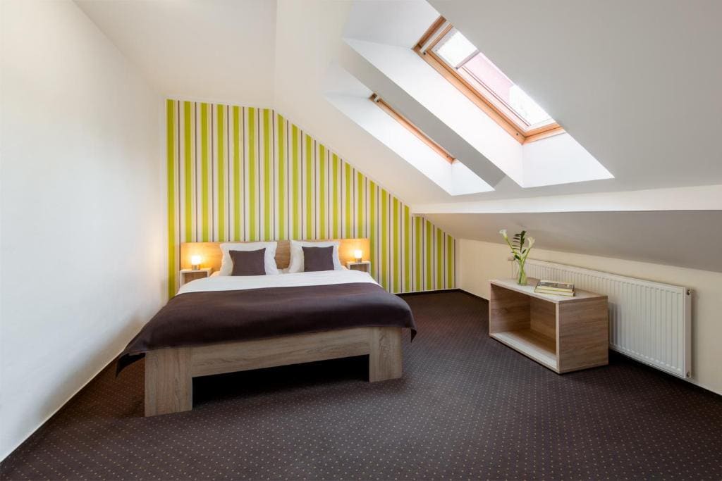 Family Room room - Image 2