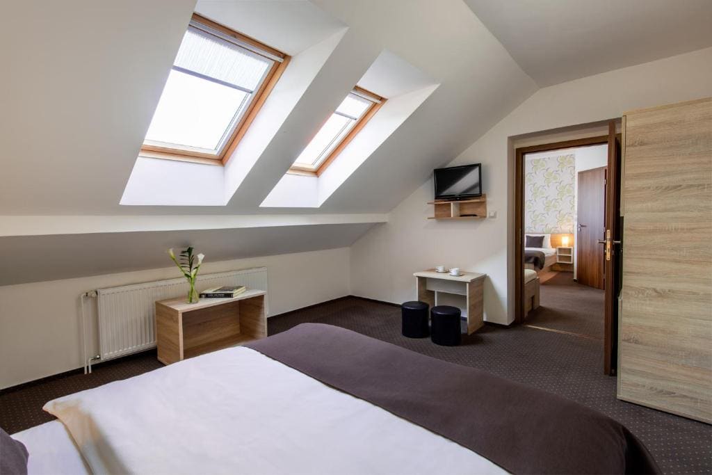 Family Room room - Image 1