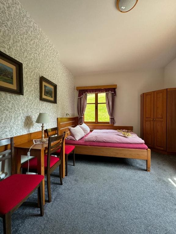 Deluxe Double Room with Extra Bed room - Image 3